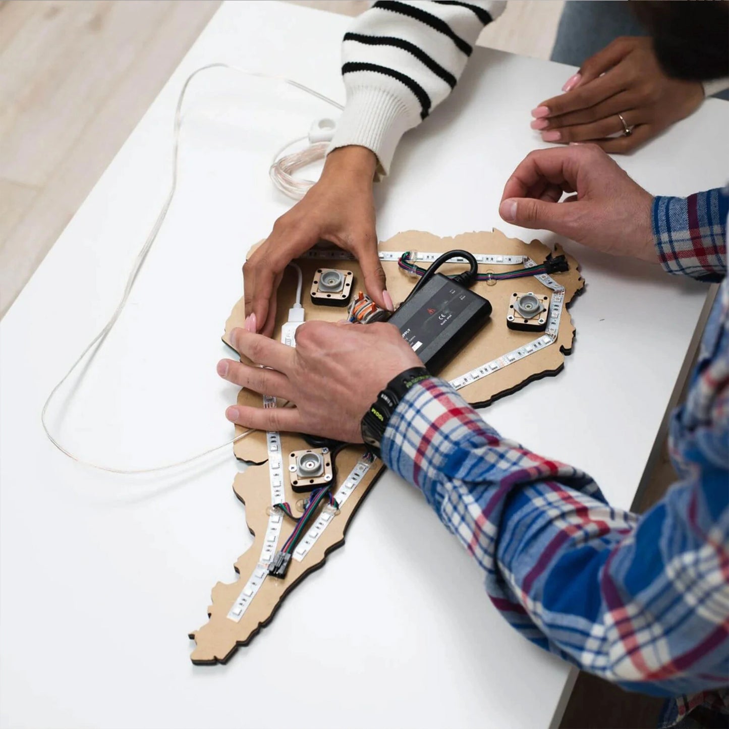 3D LED Wooden Map Urban - Perfect glowing wall art for teachers and educators.