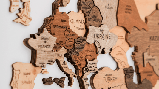 How to Choose a Wooden Map for Your Space