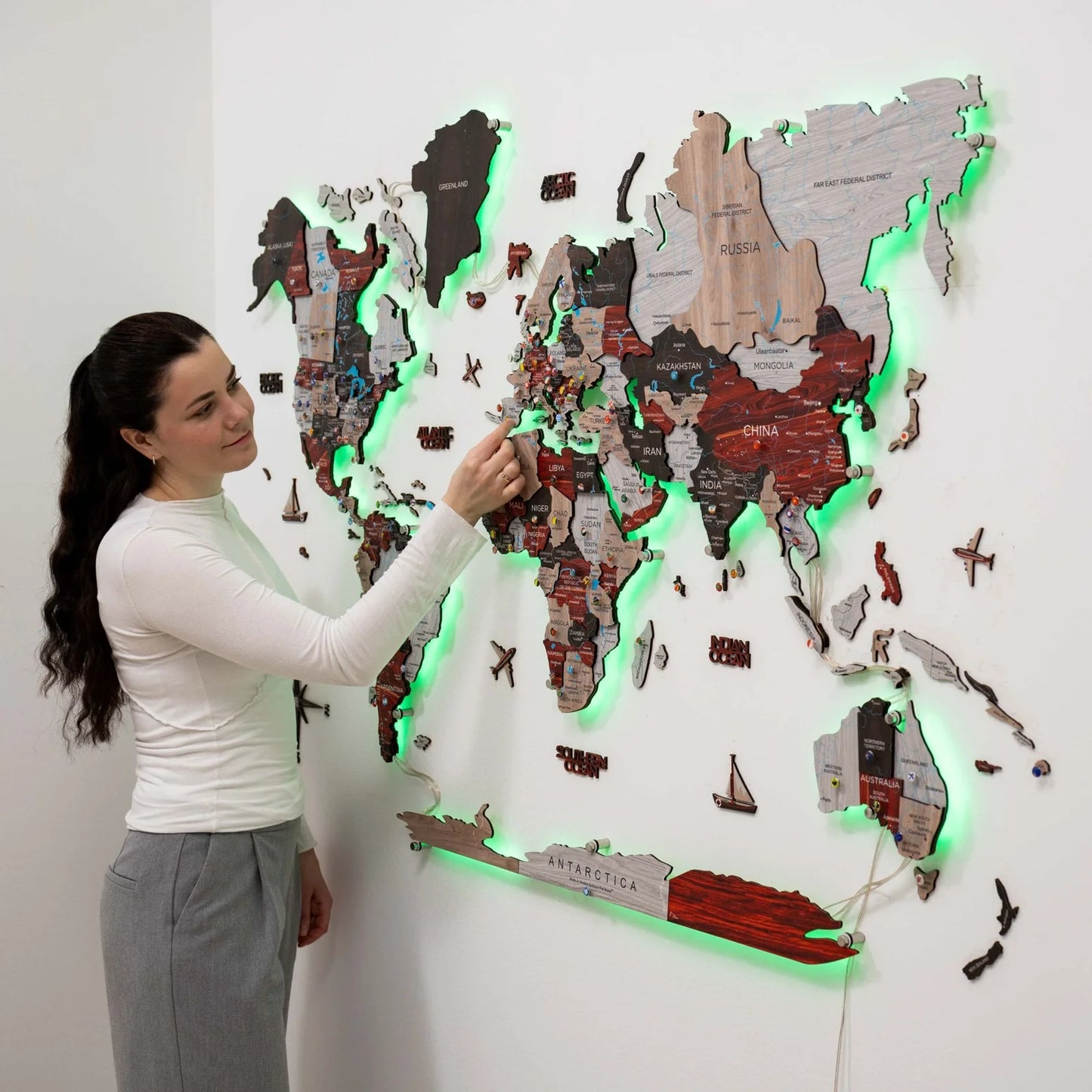 3D Wooden World Map LED 3.0 Urban - Unique illuminated wall decor for schools and offices.