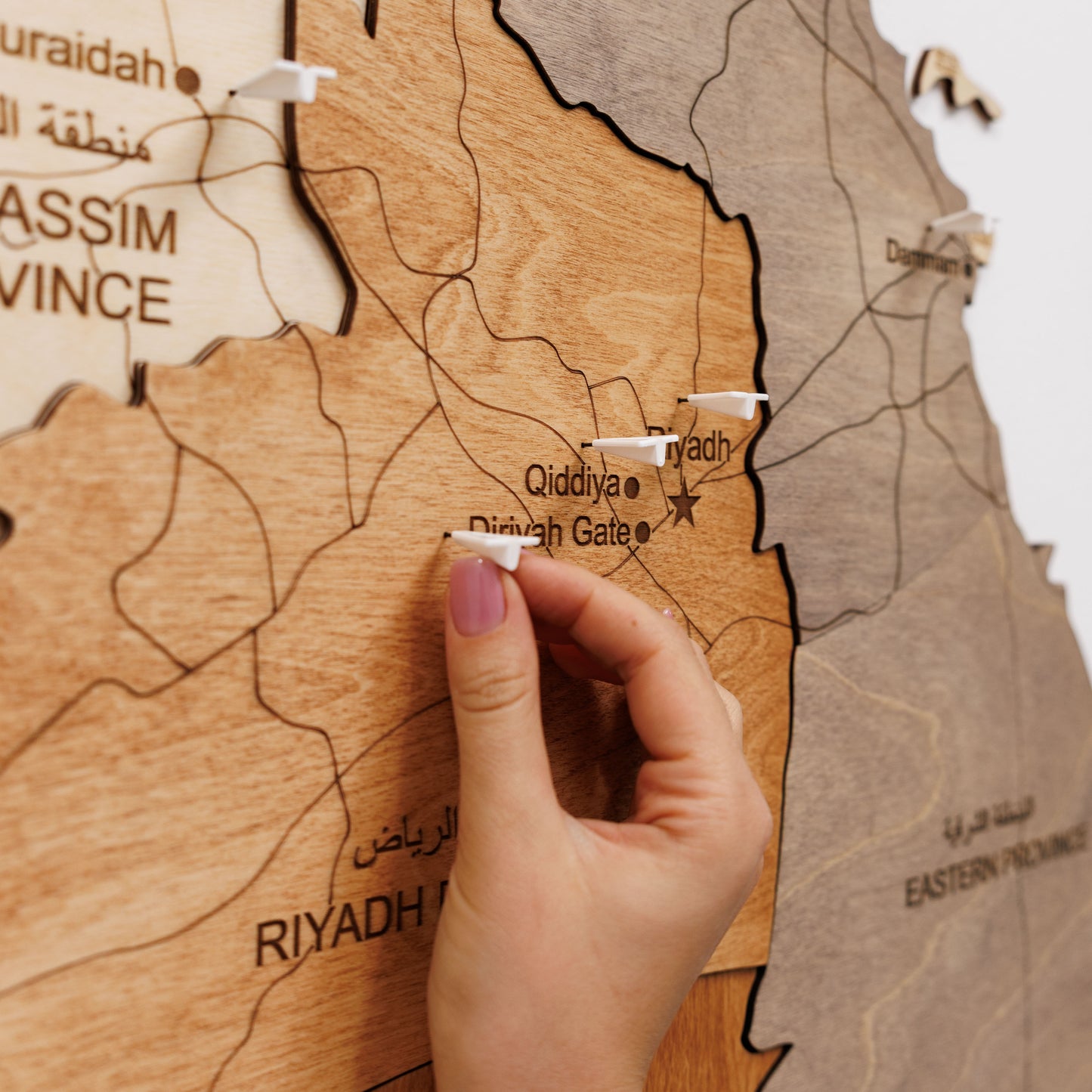 خريطة المملكة العربية السعودية ثلاثية الأبعاد خشبية - متعددة الألوان